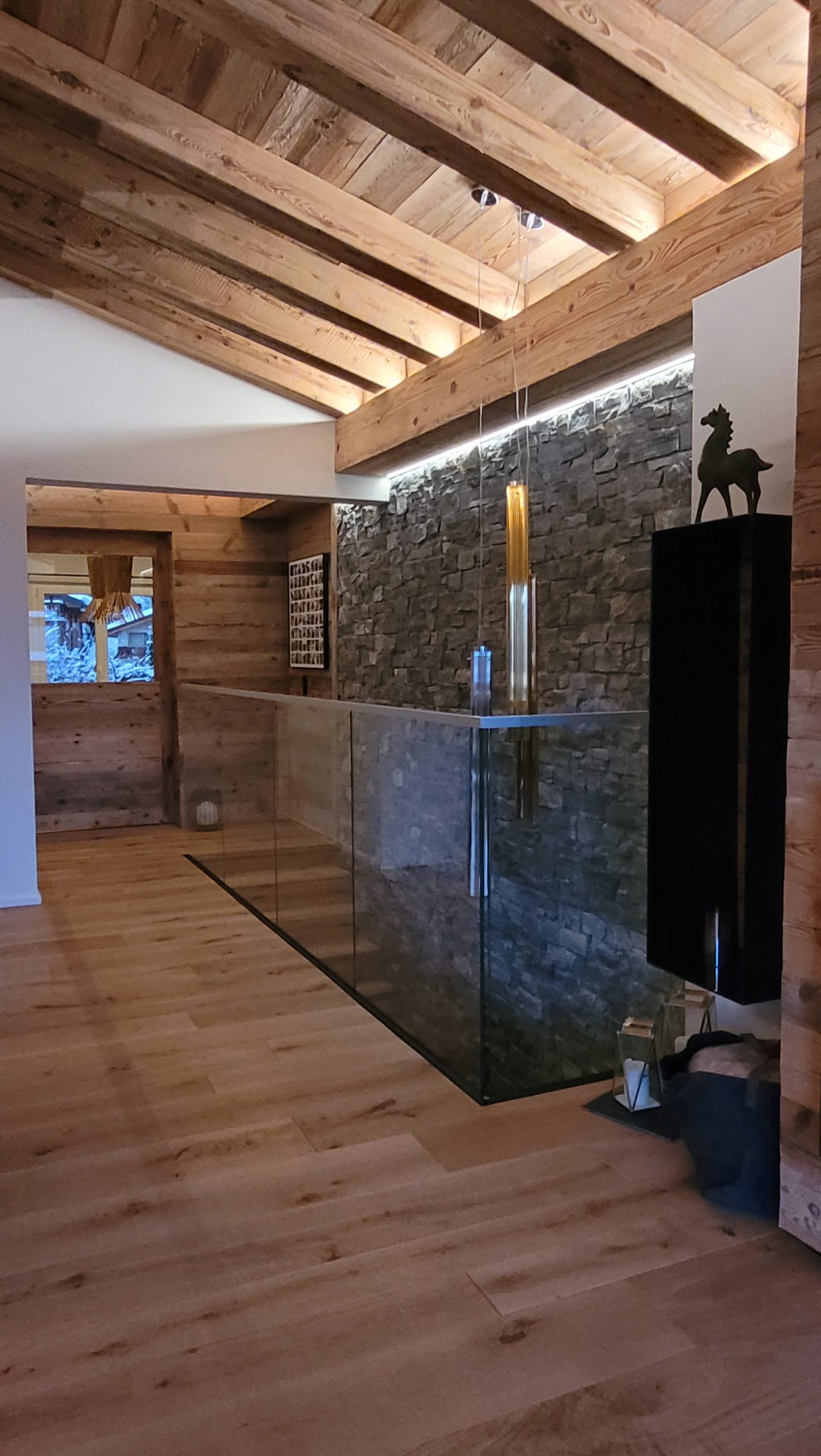 duplex montana rénovation Valais Crans-Montana, appartement duplex escalier