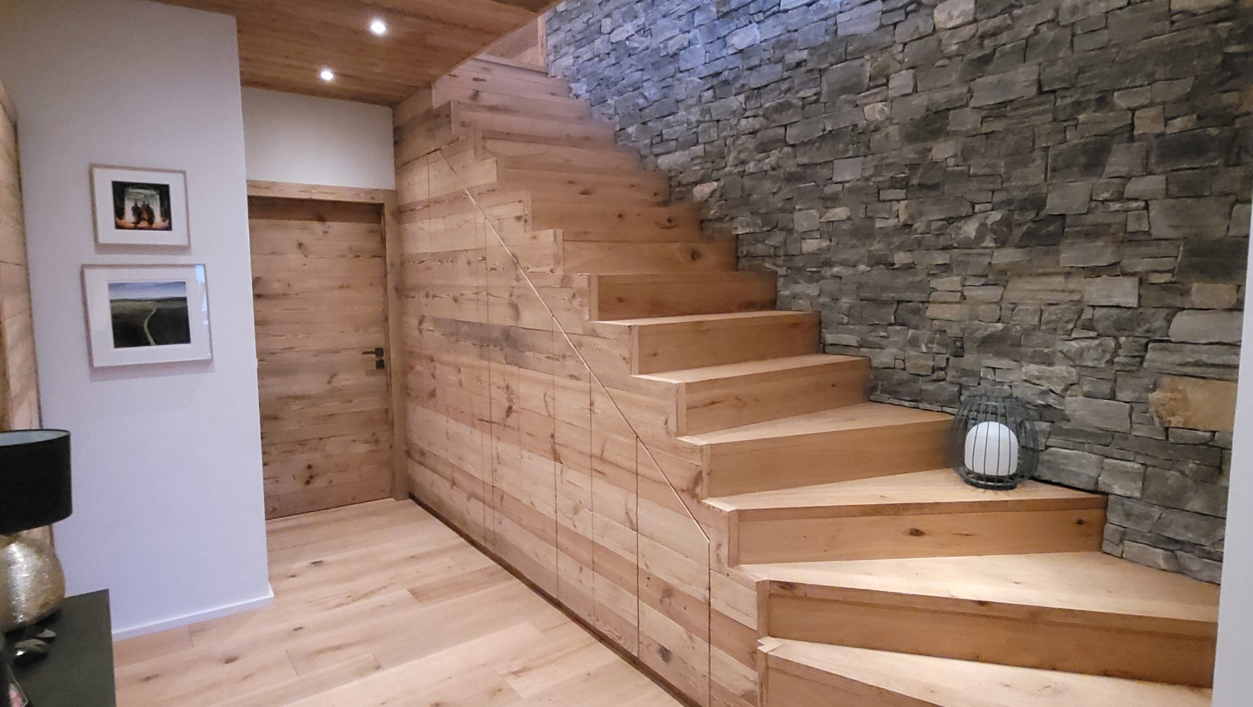 escalier duplex montana rénovation Valais Crans-Montana, appartement duplex