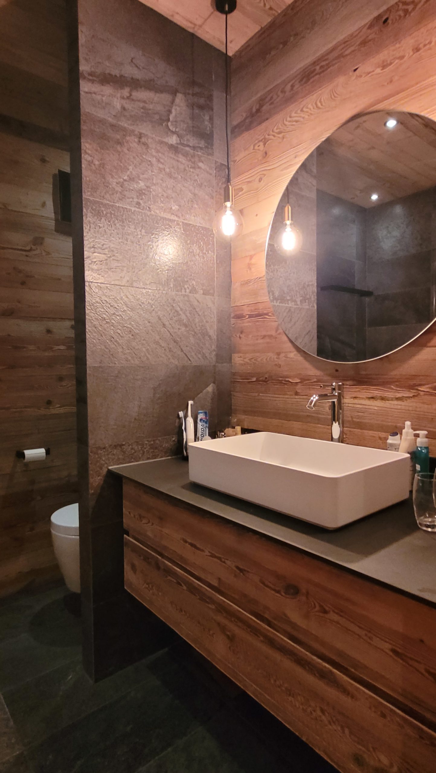 duplex montana rénovation Valais Crans-Montana, appartement duplex salle de bains