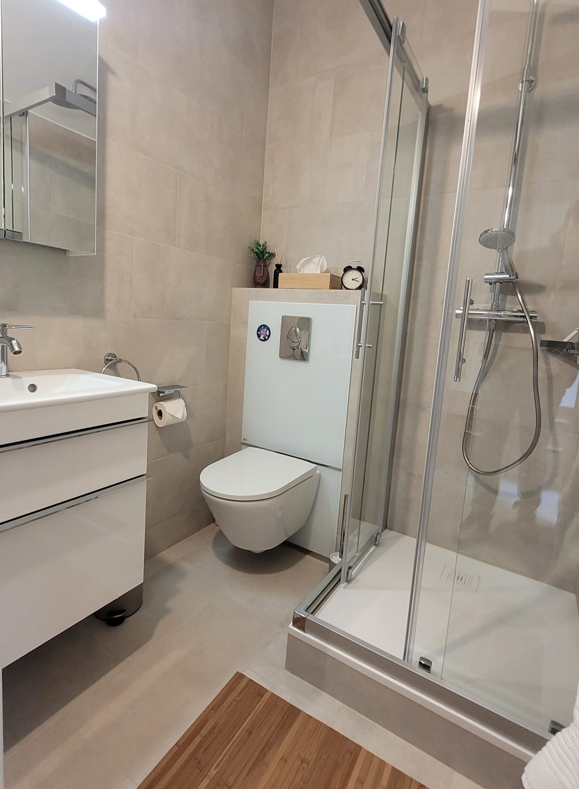 transformation d'un Studio à Sion e Valais transformation totale d'une chambre de bonne en studio avec cuisine et salle de douche